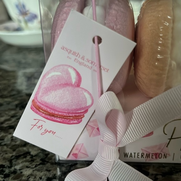 ASQUITH & SOMERSET MACAROON BATH FIZZERS - Picture 3 of 5